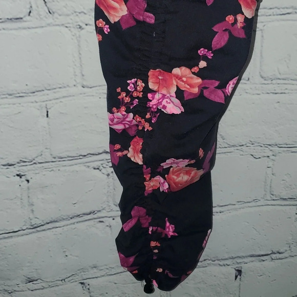 PINK Victoria’s Secret Ultimate Womens Size M Floral Leggings - Picture 2 of 10